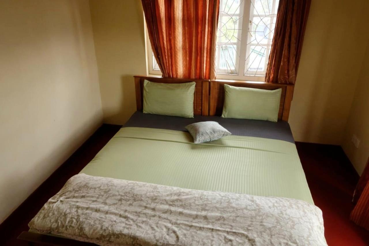 نوفارا إيلِيا Golden King Cottage الغرفة الصورة
